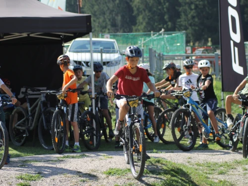 MTB FOR SCHOOLS AND GROUPS
